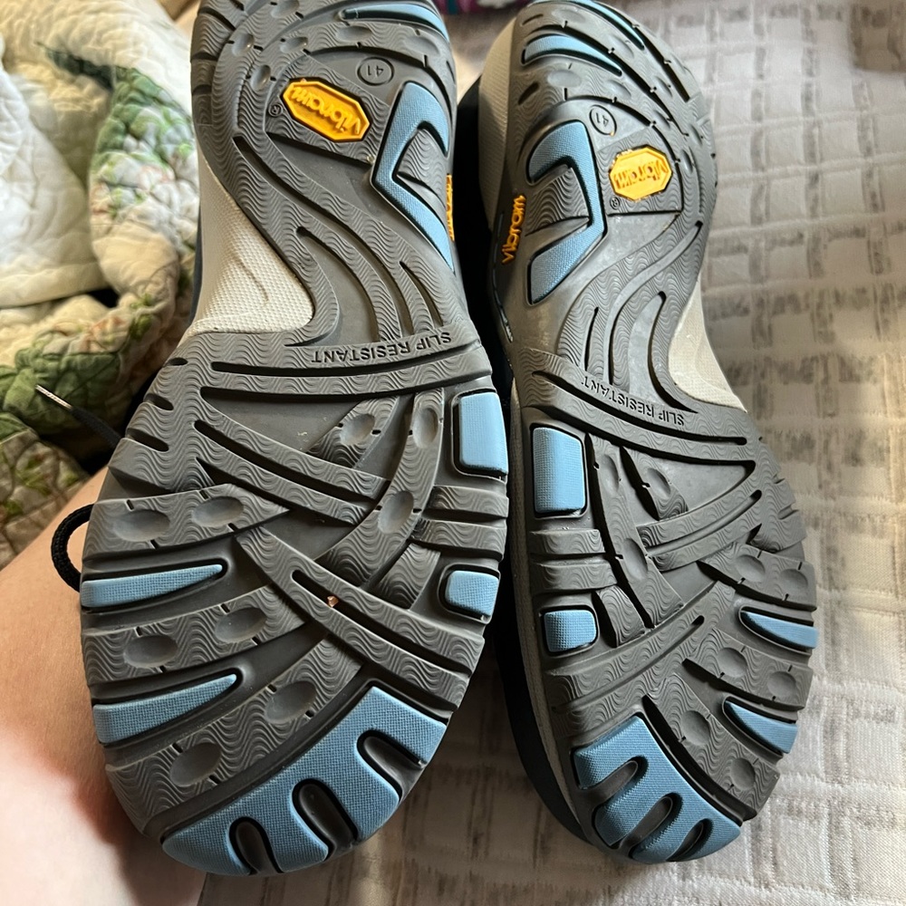 Dansko tennis shoes